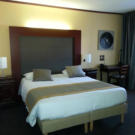מונטרז'י Hotel De France מראה חיצוני תמונה