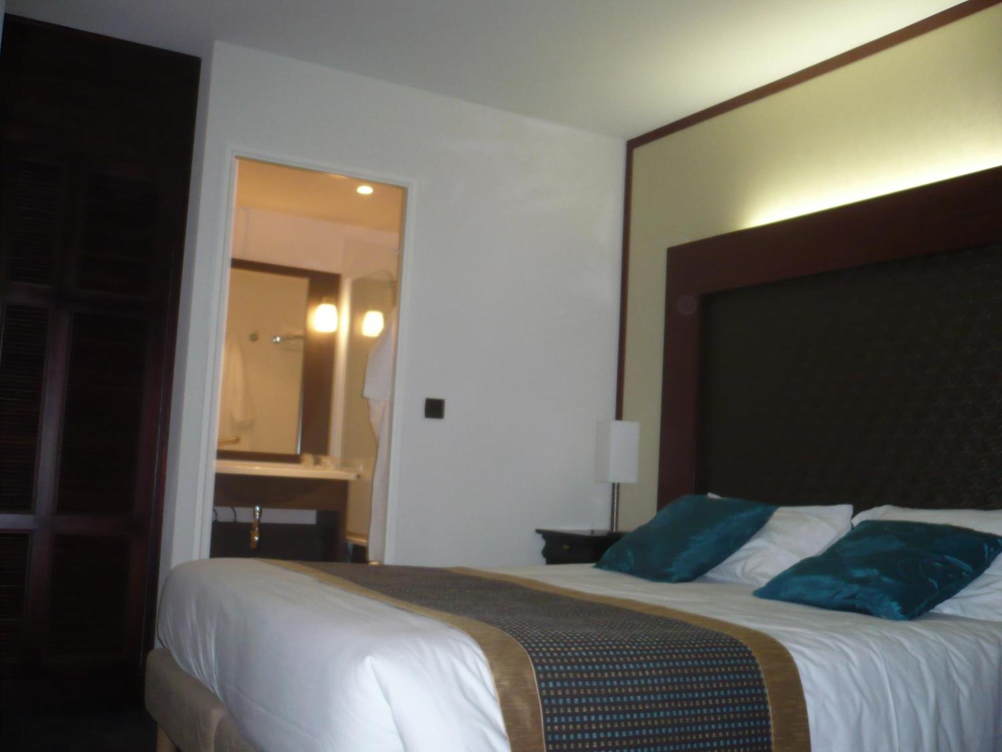 מונטרז'י Hotel De France מראה חיצוני תמונה