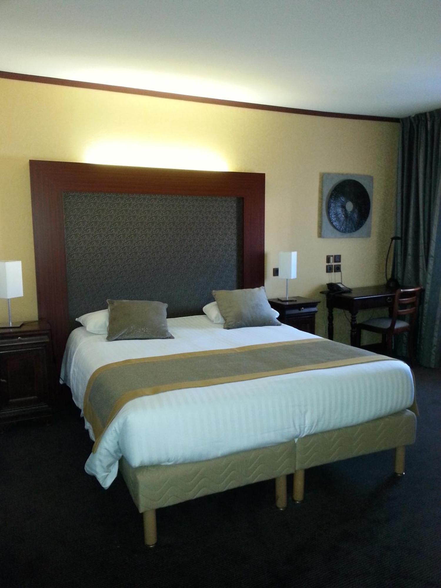 מונטרז'י Hotel De France מראה חיצוני תמונה