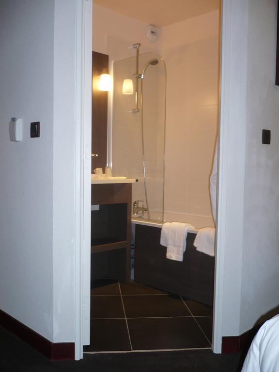 מונטרז'י Hotel De France מראה חיצוני תמונה