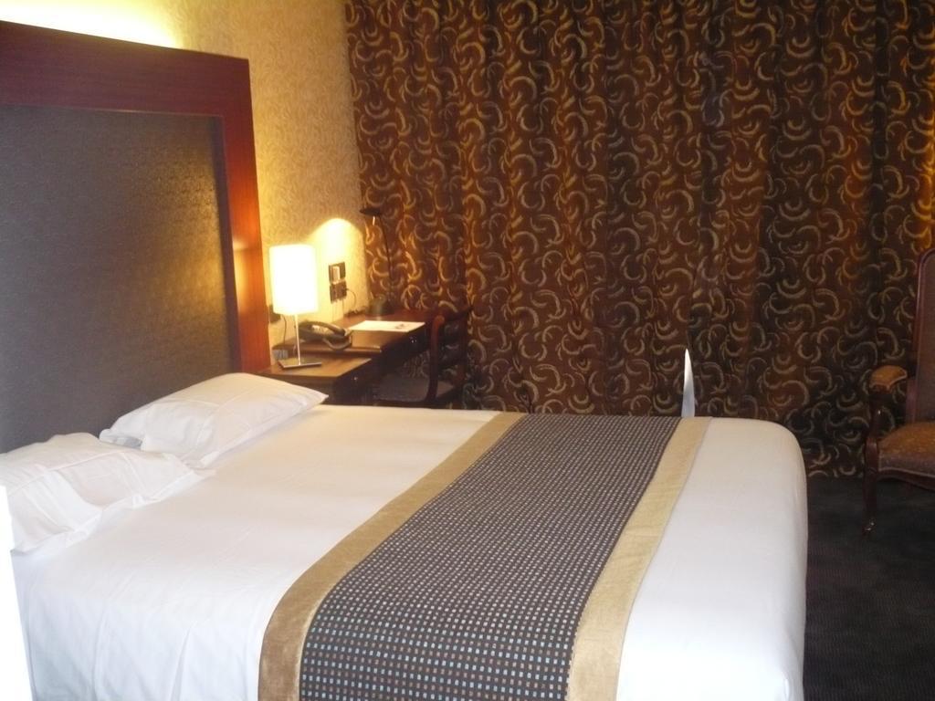 מונטרז'י Hotel De France מראה חיצוני תמונה