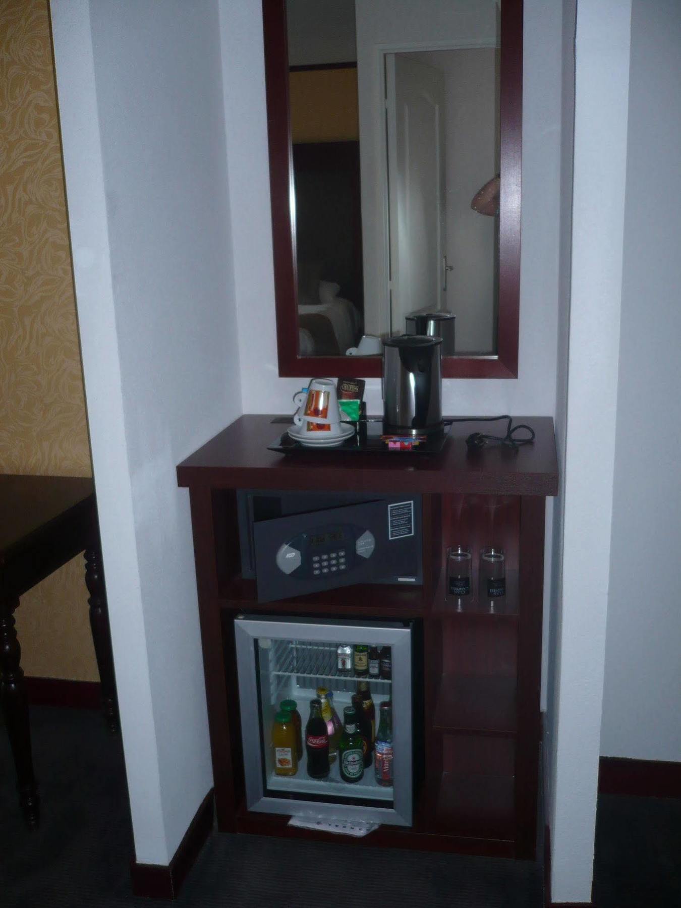 מונטרז'י Hotel De France מראה חיצוני תמונה