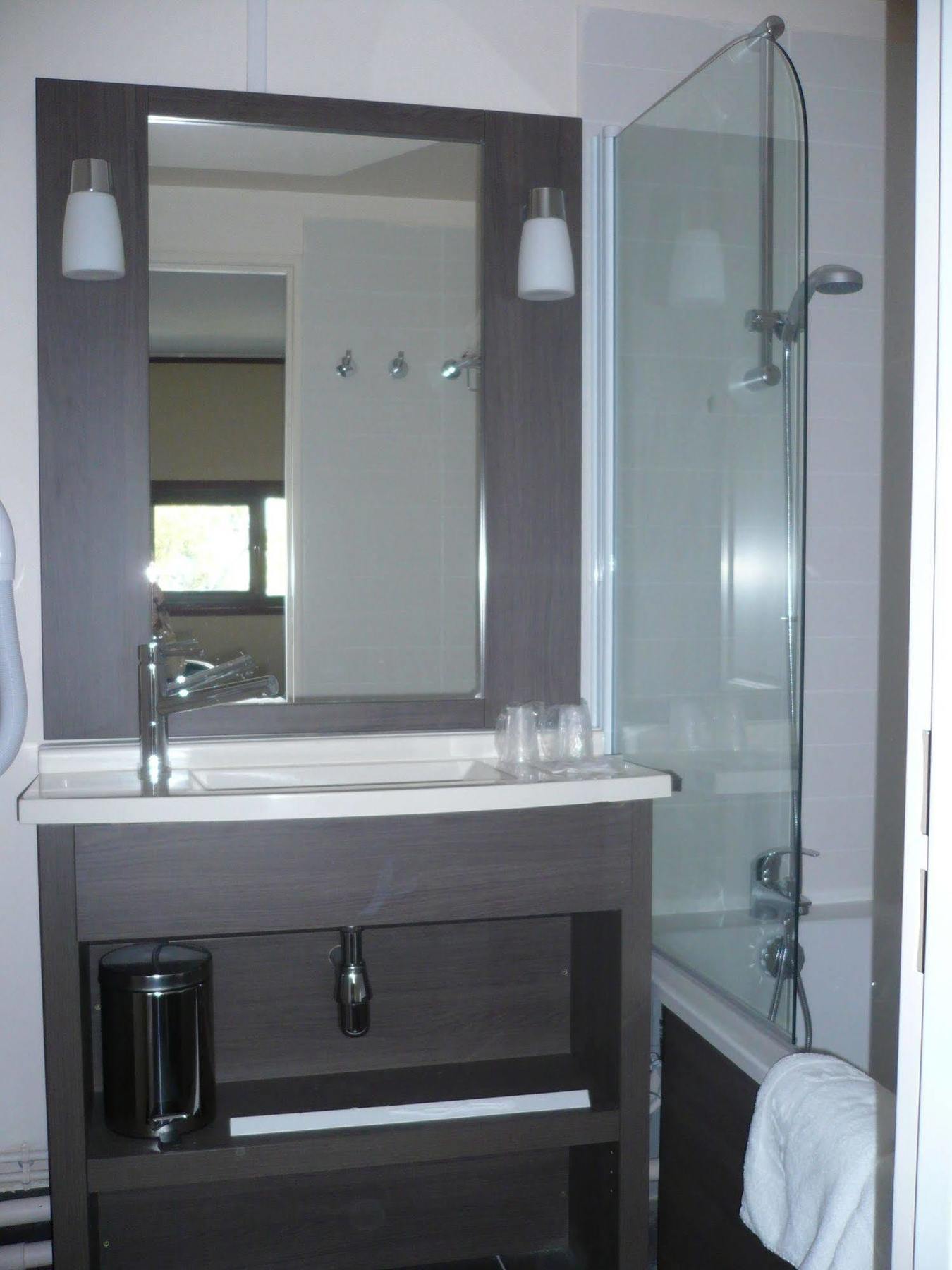 מונטרז'י Hotel De France מראה חיצוני תמונה