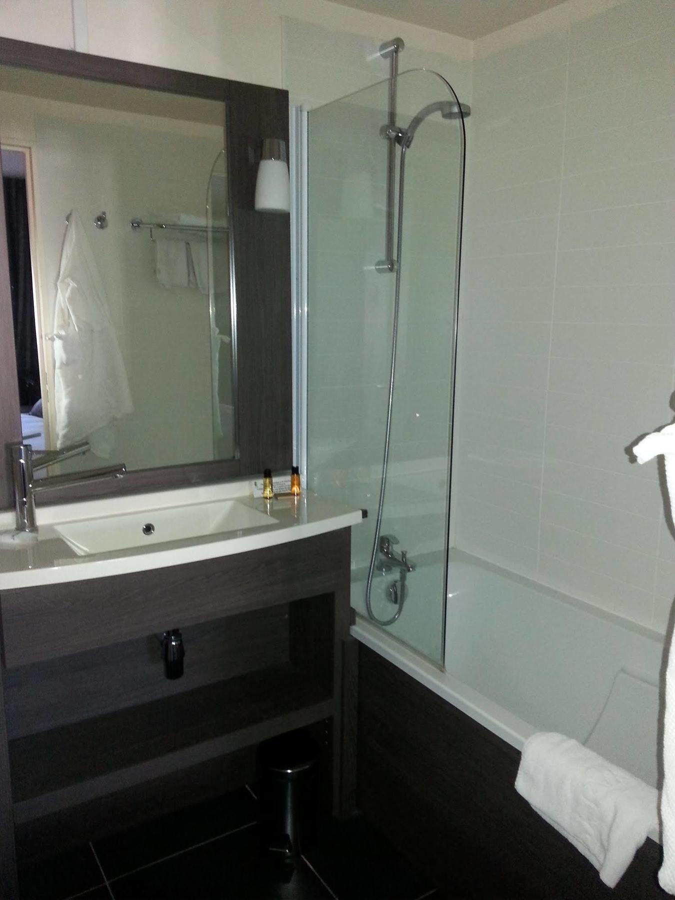 מונטרז'י Hotel De France מראה חיצוני תמונה