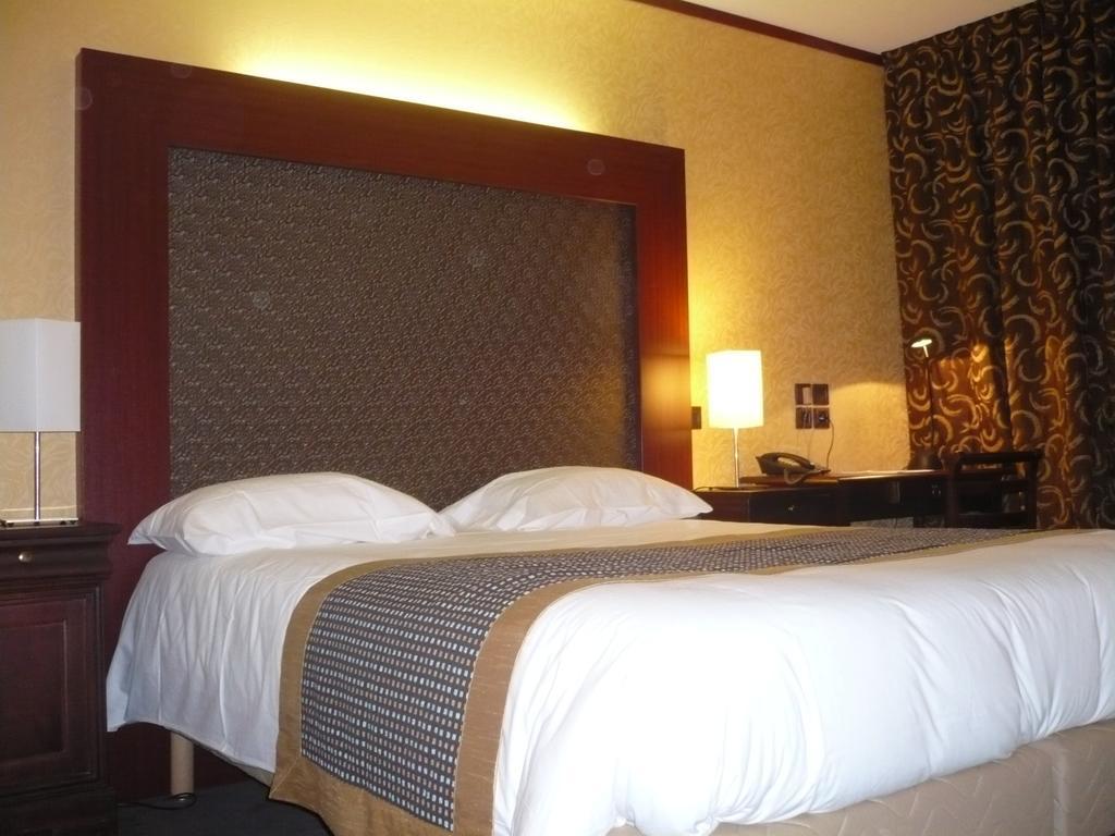 מונטרז'י Hotel De France מראה חיצוני תמונה