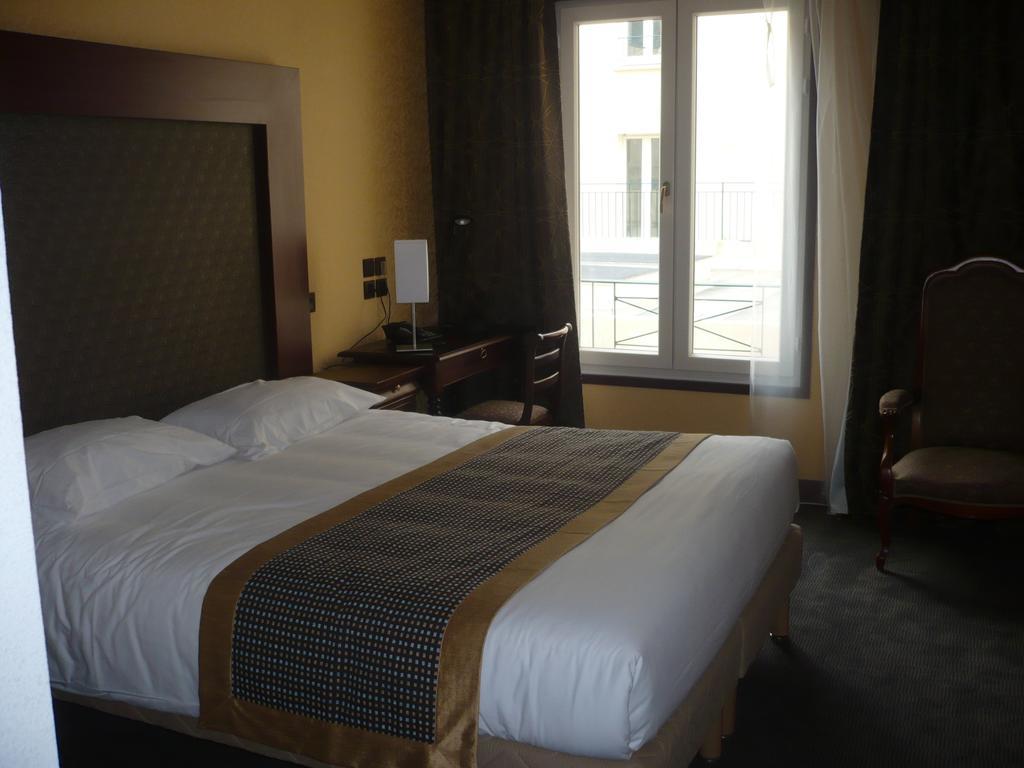 מונטרז'י Hotel De France מראה חיצוני תמונה